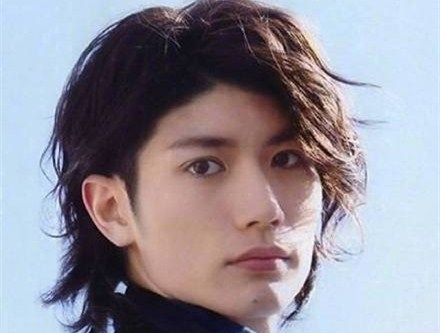 三浦春马与母亲决裂原因曝光