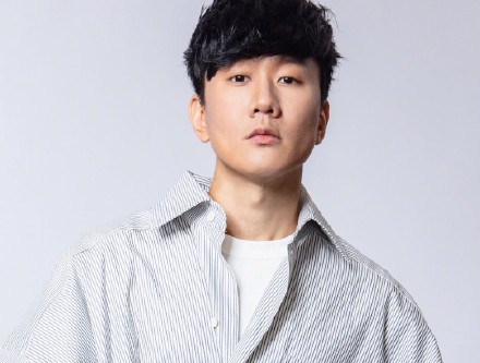 林俊杰新歌《无滤镜》发布  网友惊呼：太治愈了