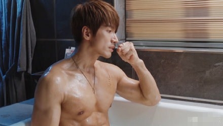 《我好喜欢你》开播  言承旭好身材上热搜