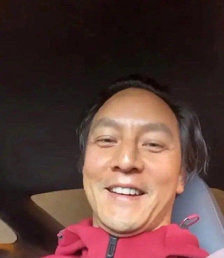 吴彦祖近照曝光  男神撞脸苏大强