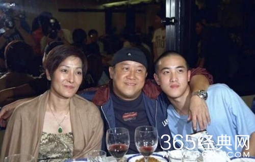 曾志伟妻子朱锡珍去世，家人表示希望低调处理