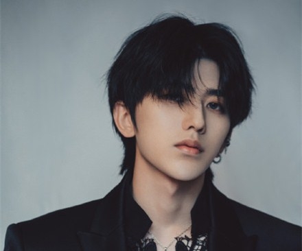 蔡徐坤《情人》MV路透照曝光  章若楠出演女主