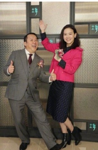 曾志伟妻子朱锡珍去世，家人表示希望低调处理