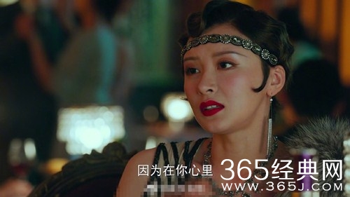 与张一山牵手的短发女子疑似是大学时期女友白雪