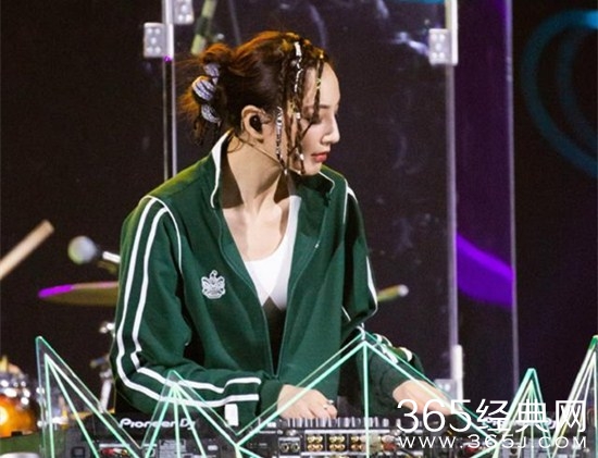 《乘风破浪的姐姐》四公郑希怡打碟  震撼全场