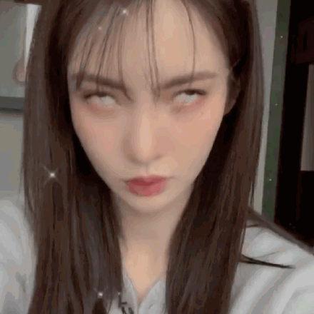 金晨回应嘴歪：“如果有一天嘴不歪了，还不喜欢了呢！” ​