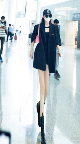 戚薇吐槽工作室P图：这还是人腿吗？