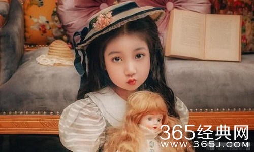 《以家人之名》李尖尖小时候是谁饰演的？