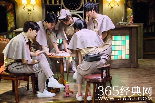 邓伦唱情深深雨濛濛是怎么回事？