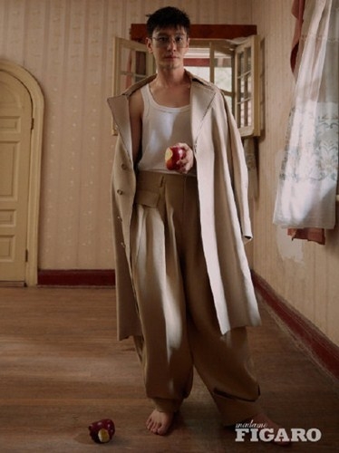 黄晓明夏日午后大片曝光  解锁多种风格