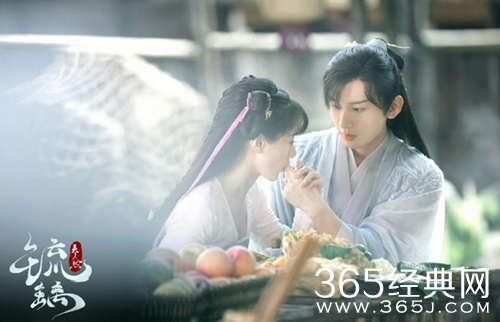 袁冰妍回应直播中亲成毅：当演员不能去害羞什么