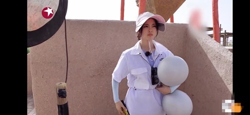 郭京飞像极了杨超越的老父亲上热搜，到底是什么情况？