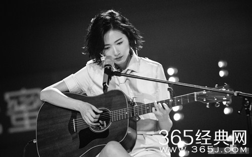 万茜工作室发文回应骨折争议