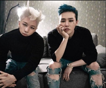 太阳晒儿时照片为权志龙庆生，网友称“竹马友情”