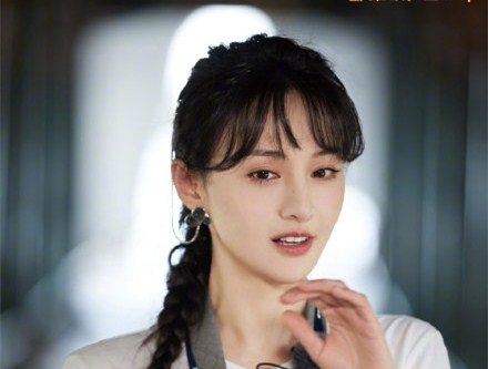 郑爽为装修事件再度发文，称：我为我的鲁莽道歉