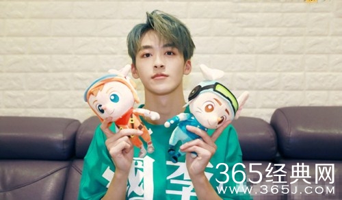 何洛洛发布新歌，却被牛奶咖啡斥新歌抄袭