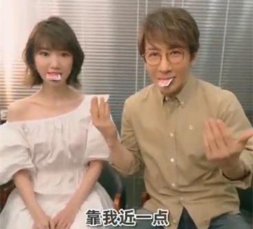 刘谦为毛晓彤变魔术，假鱼变真鱼毛晓彤一脸惊喜！