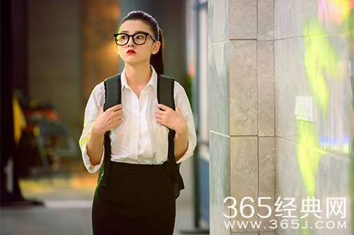 《盛装》李娜背景介绍