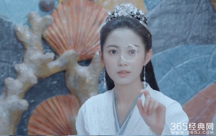 《镜双城》白璎和白薇的关系