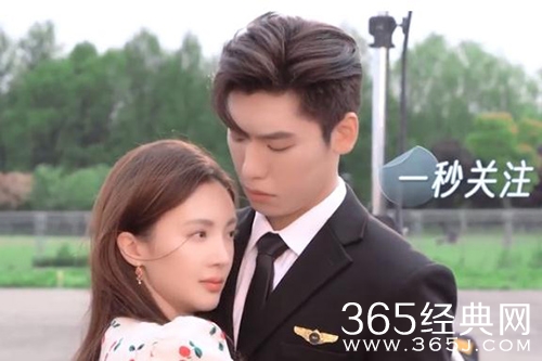 《不会恋爱的我们》赵江月和顾嘉心感情分析