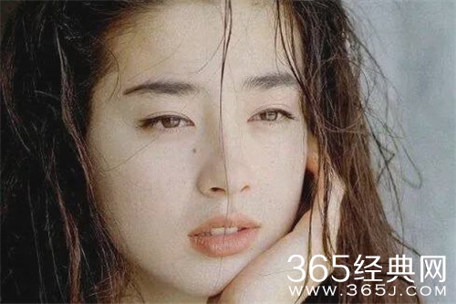 宫泽理惠18岁时拍全裸写真图片曝光 系母亲出卖