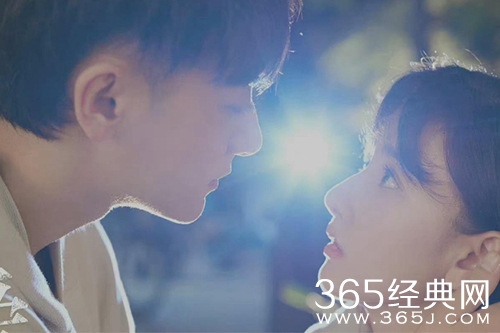 《才不要和老板谈恋爱》陆询穿越