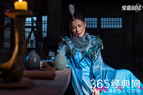 《与君初相识》离殊和青羽鸾鸟是什么关系