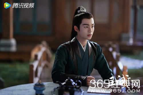 《且试天下》钟离人物解析