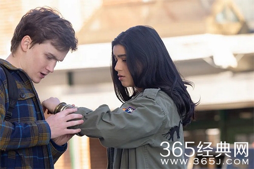 《惊奇少女》的手镯