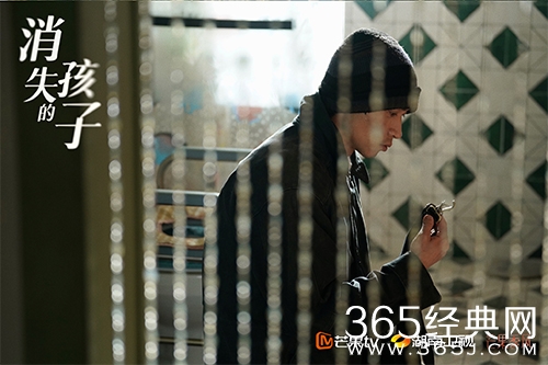 《消失的孩子》袁午砸墙的原因