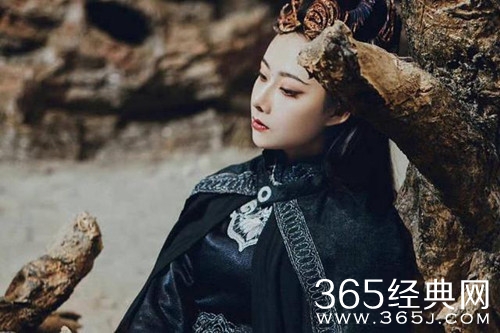 《请君》圣女和黑圣女的区别