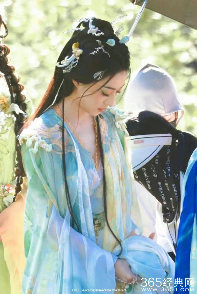 《狐妖小红娘》胡连馨涂山容容造型曝光，妆造真的惊艳