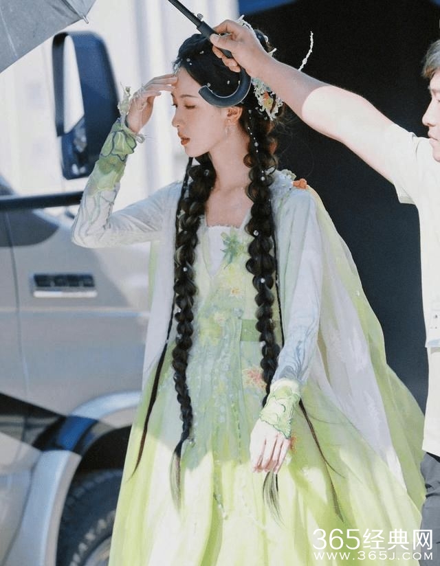 《狐妖小红娘》胡连馨涂山容容造型曝光，妆造真的惊艳