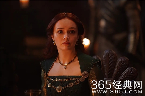 《龙之家族》主创变动，首季反响热烈创收视纪录