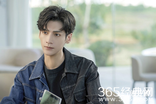 《追光者》罗本职业