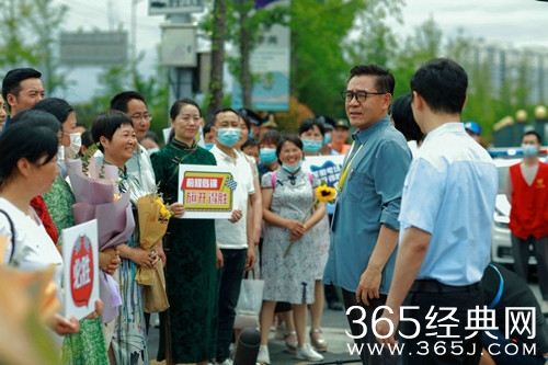 “礼赞新时代”重点剧《大考》首轮播出今日收官，热榜口碑双丰收