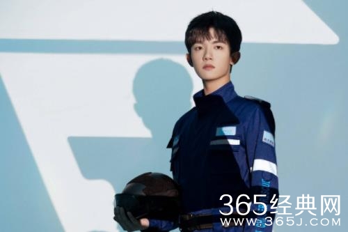 李明德《追光者》热播 形象升级助力公益救援