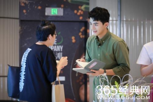 综艺《加油!小店》开播 爱国青年涂毓麟圆梦上海情