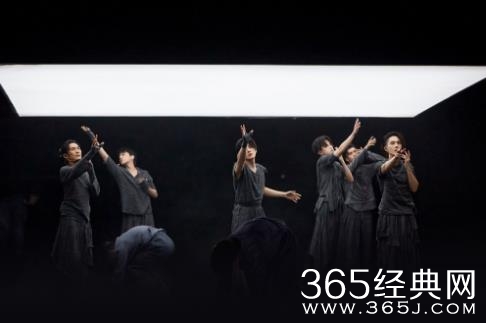 《披荆斩棘》郑钧马頔秀京派粤语，李承铉用现代舞反差诠释《钢铁男子》