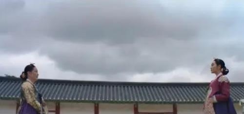 《王后伞下》婆媳大战