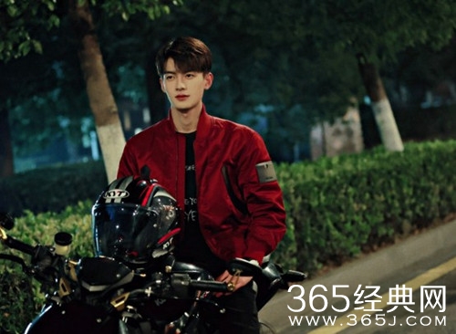 《谁都知道我爱你》热播，陈鹤一上演小霸王直球追爱