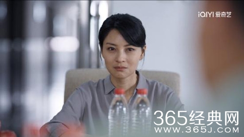 重点剧目《我们这十年》热播，王岚化身“最美军嫂”