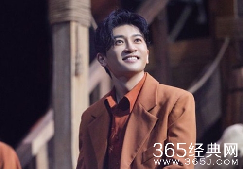 苏有朋《披荆斩棘2》获年度总冠军，寄语观众《放心去飞》