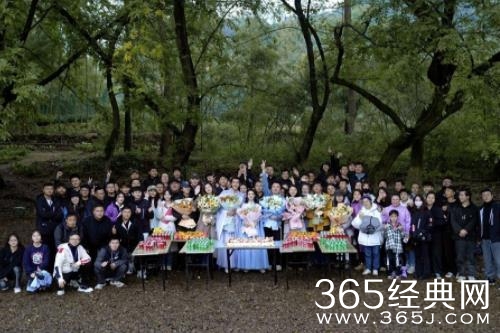 林更新新剧《与凤行》杀青 行止神君不舍泪洒片场