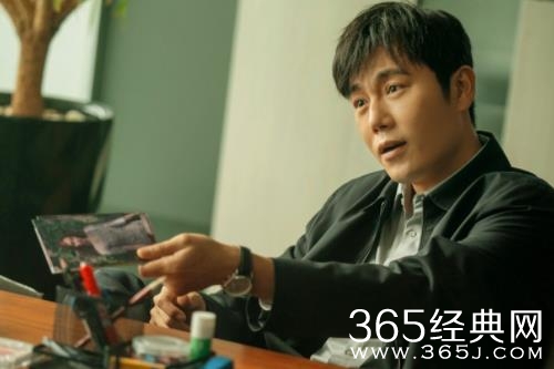 周梅森《大博弈》收视登顶，百年企业逆袭上市后再遇新挑战