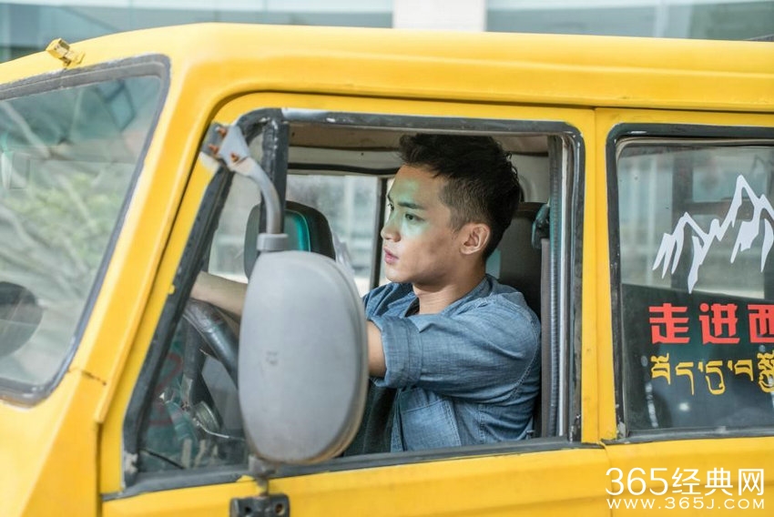 电影《非道缉恶》正式上线，小城老板卷入古惑仔爆笑风云