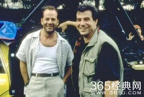 《虎胆龙威3》电影解说文案