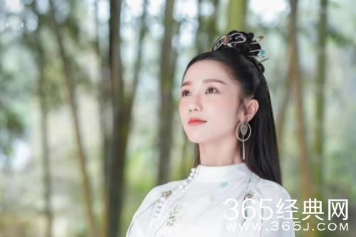 奇幻爱情剧《拜托了！八小时》开播 肖燕出演格斗天才少女白薇