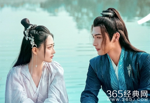 《月歌行》今晚首播，周深献唱《逐月》歌词触动观众