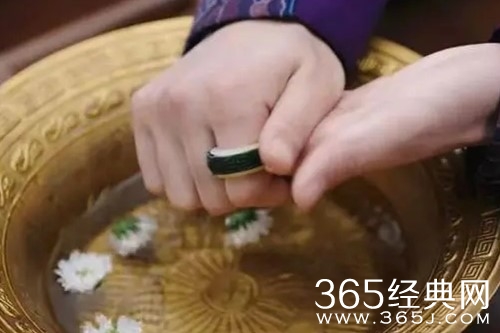 《浮图缘》肖铎洗手的原因